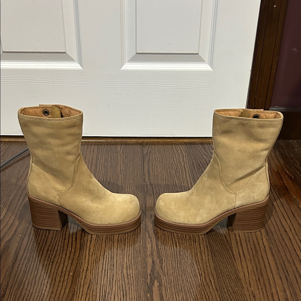 Vtg 90s Y2K Xhilaration tan suede platform chunky heel hippie boots sz 5